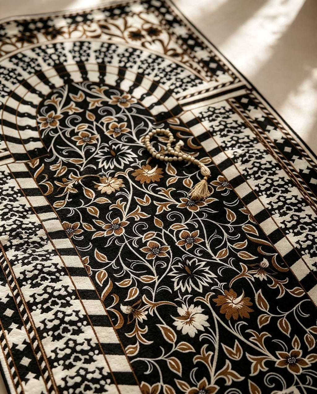 Premium Travel Prayer Mat – Noir Arabesque